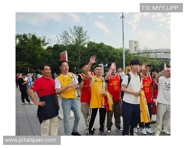 姚明执裁引发争议球迷质疑黑哨行为影响比赛公正性