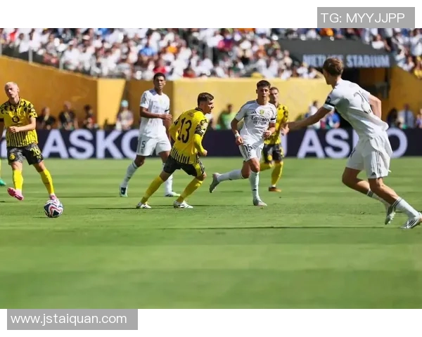 老年足球明星激情对决精彩瞬间回顾与感动时刻分享 老年足球明星激情对决精彩瞬间回顾与感动时刻分享